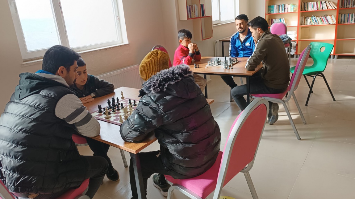 Geleneksel Yücebağ Şenlikleri Kapsamında Satranç Turnuvası Düzenlendi
